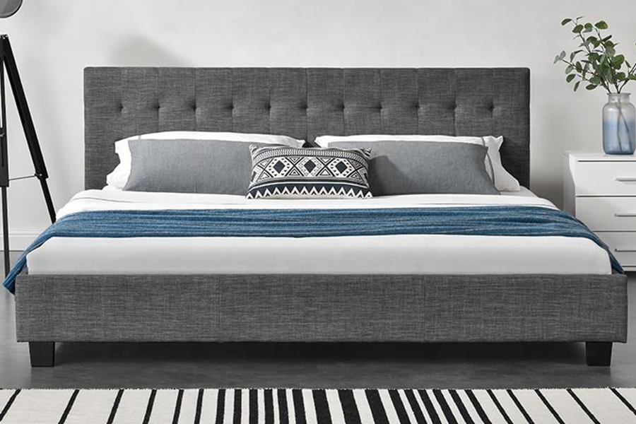 1257 Letto imbottito con decorazione in stile moderno a pannello