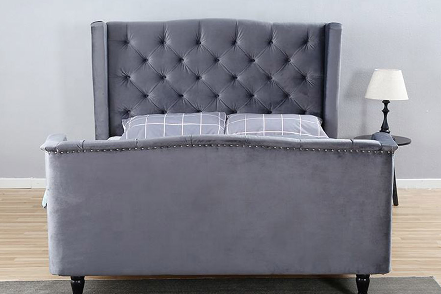 1399 Letto imbottito con bottoni Wingback in tessuto di velluto