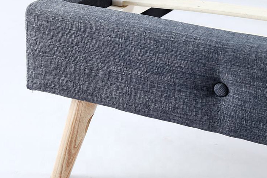 1368 Letto imbottito dal design scandinavo elegante