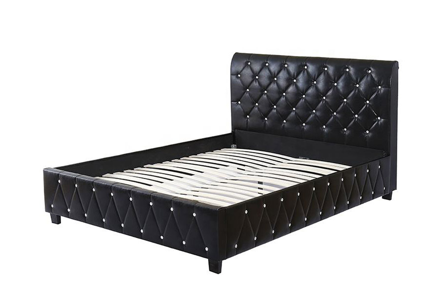 1367 Letto imbottito con testiera in morbida pelle nera