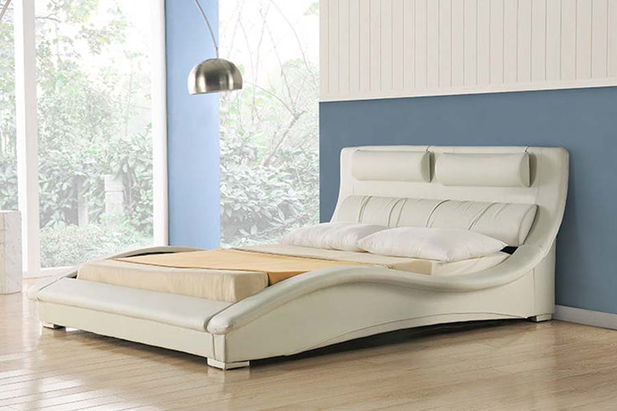 Letto imbottito in pelle dal design classico curvo 1840
