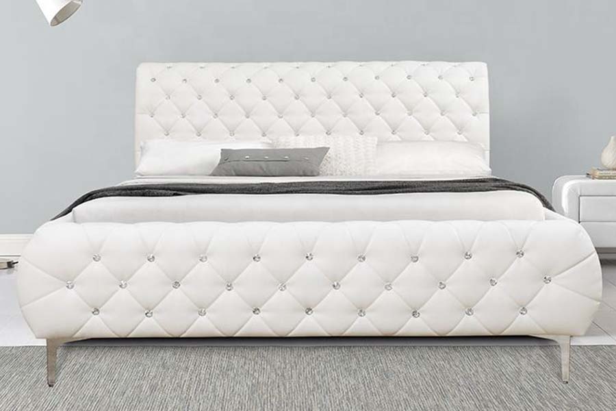 1586 Letto imbottito con struttura in legno morbido in pelle PU bianca