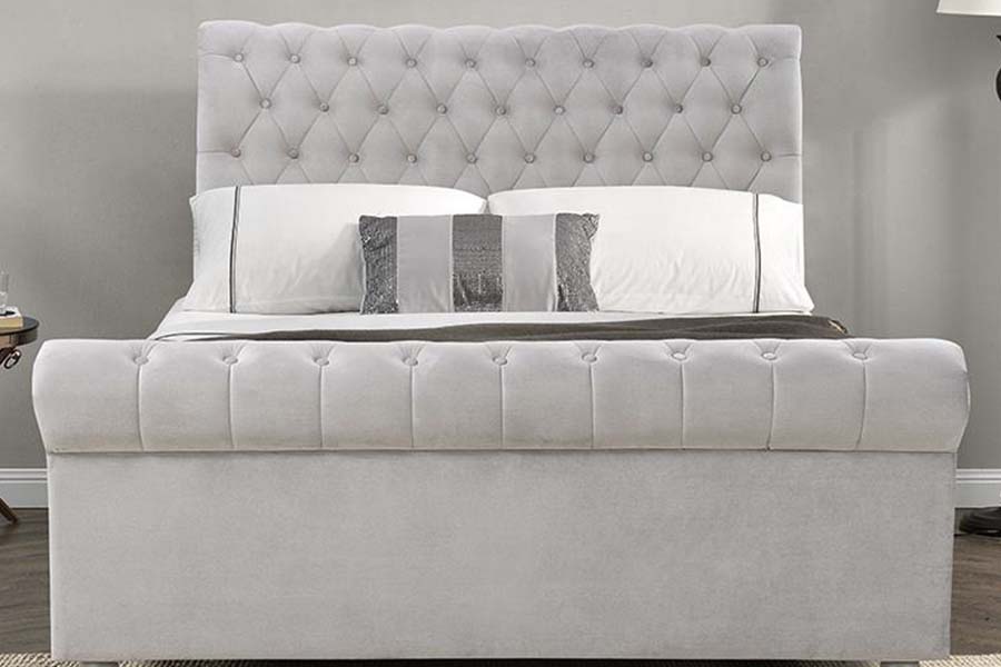 1563 Letto imbottito classico con letto a slitta in nastro