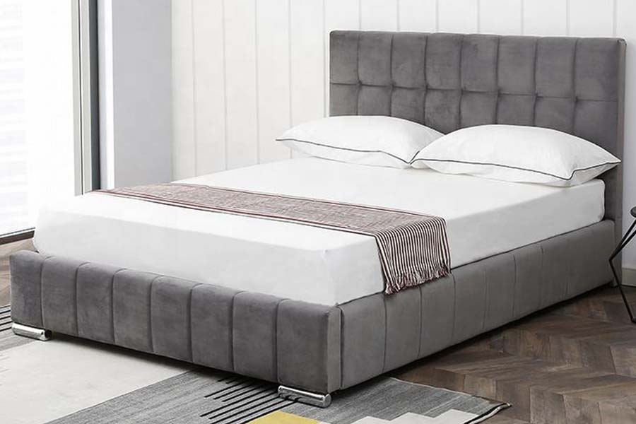 Letto imbottito in tessuto di velluto con testiera quadrata 1555