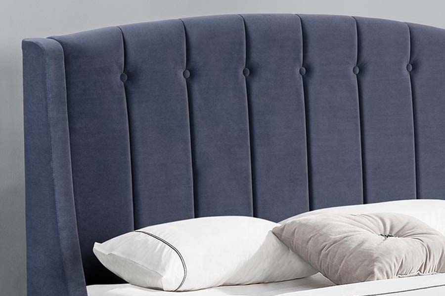 1663 Letto imbottito doppio in legno di velluto capitonnè
