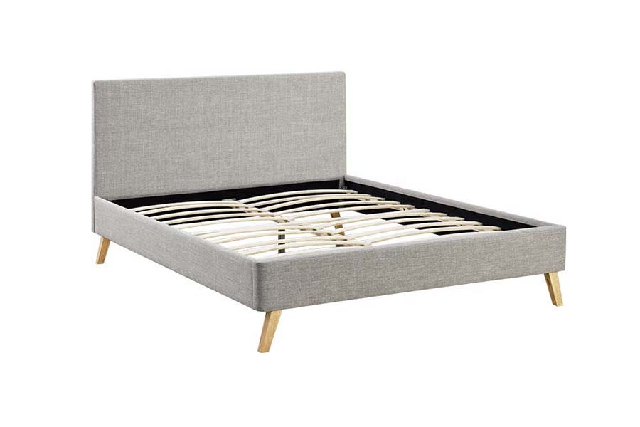 1525 Letto imbottito con struttura in legno e imbottitura morbida