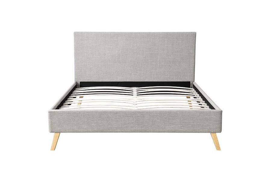 1525 Letto imbottito con struttura in legno e imbottitura morbida