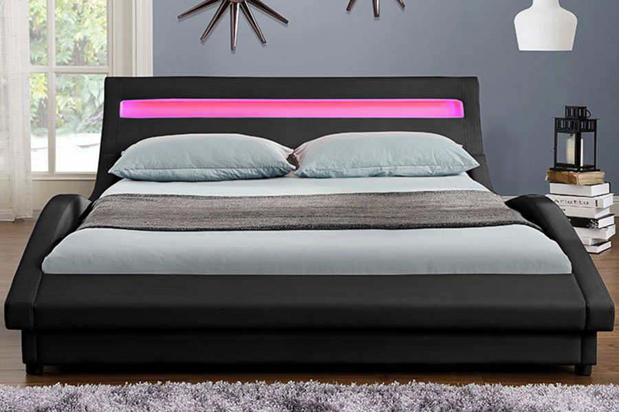 1111-1 Struttura letto imbottita a LED in pelle PU stile europeo