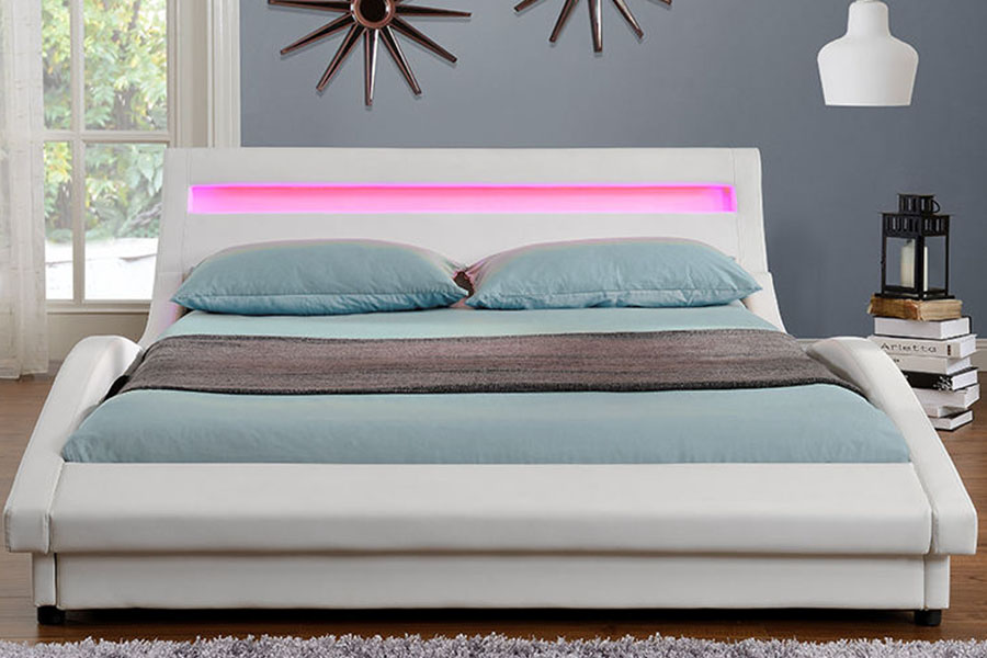 1111-1 Struttura letto imbottita a LED in pelle PU stile europeo