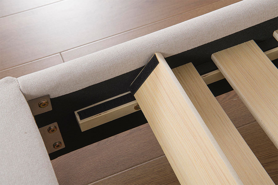 4905 Letto con piattaforma minimalista in lino trapuntato