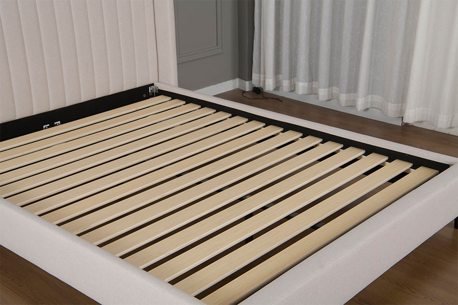 4905 Letto con piattaforma minimalista in lino trapuntato