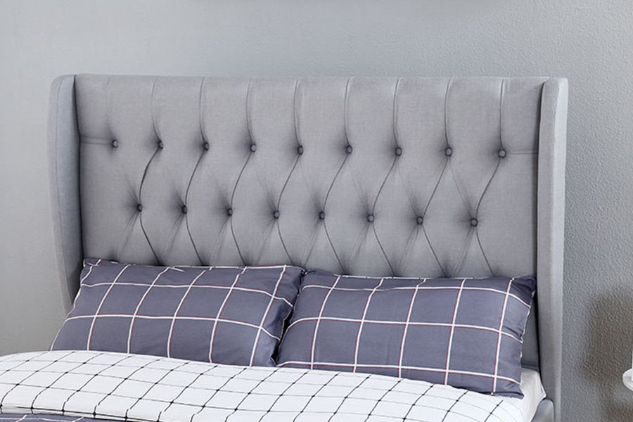 1310G Struttura letto contenitore con testiera alta, tessuto grigio, dettaglio bottoni